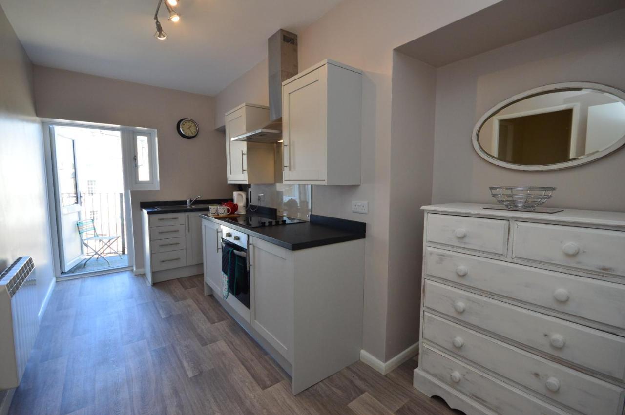 Apartment Endeavour Returns *