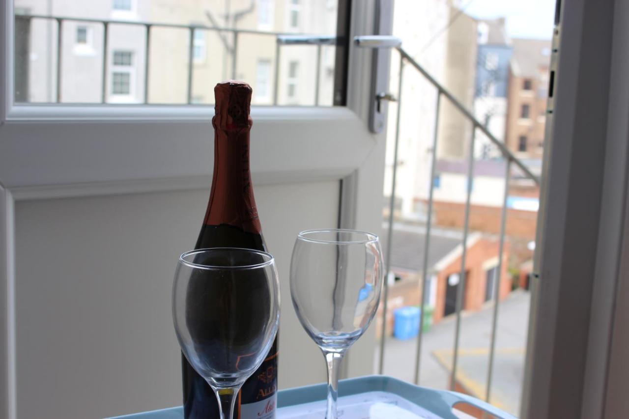 Apartment Endeavour Returns