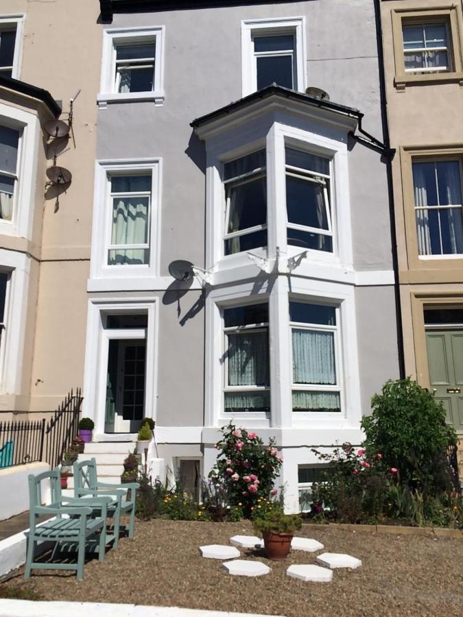 Endeavour Returns Apartment Whitby