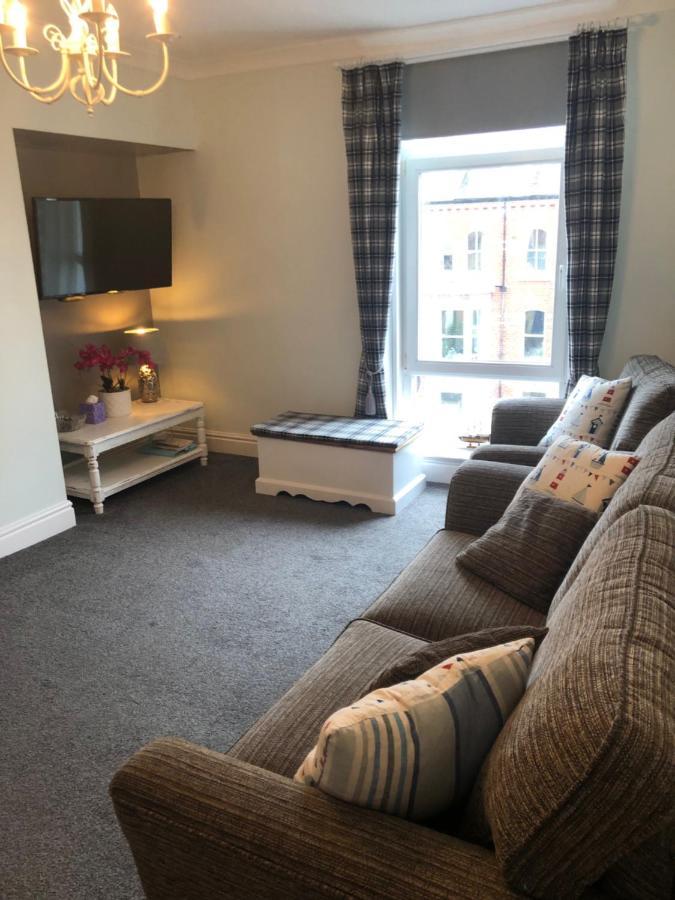 Apartment Endeavour Returns